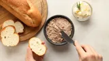 Нашла простой рецепт куриного паштета: всего 10 минут, получится даже у тех, кто не умеет готовить