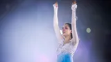 Медведева опровергла стереотип о Тутберидзе и попала к летающим байкерам. Необычное шоу за несколько часов до НГ