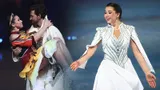 Валиева меняла наряды, ее носили на руках, Кацалапов висел под потолком. Шоу Навки «Вечера на хуторе»: фото
