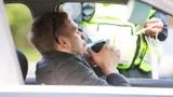 Что отвечать ГАИшнику на предложение «подуть в трубку»: не совершайте ошибку стоимостью 45 тысяч рублей