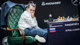 Русский шахматист Непомнящий лидирует в турнире претендентов. Он может вернуть в Россию шахматную корону