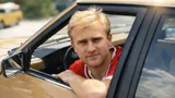 На какой машине ездил легендарный футболист России 90-х. Он не боялся оставлять ее открытой: вот почему