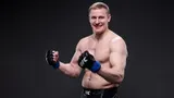 Русский нокаутер лишит здоровья рекордсмена UFC. Прогноз на Деррик Льюис — Сергей Павлович