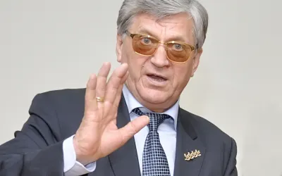 Александр Тихонов