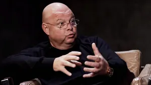«Перепалка путем демонстрации скринов — это ниже канализации». Червиченко — о конфликте Попова и Салиховой