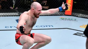 Русский ударник победил и удержался в UFC. Борщев все еще в игре!