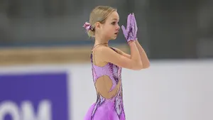 Суперталант Плющенко выиграла золото ЧР-2026, сделав 5 вау-прыжков. А еще Костылева защитила скандальную мать