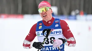 Большунов разделался с вернувшимся из Европы Коростелевым: хватило 3 км. Непряева вообще не попала в призы