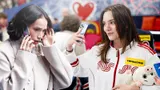 Загитова решилась написать Медведевой, а та задумалась о мошенниках. Легендарное воссоединение прим фигурки