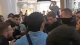 Участники пресс-конференции поп-ММА лиги спровоцировали массовую драку в московском ТЦ. Подробности