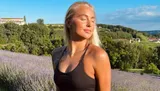 Русская спортсменка выложила горячее фото в купальнике в Австрии, показав себя сзади