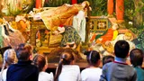 Вы всю жизнь смотрели на картину русского художника и не замечали одну деталь: что в книге у спящей девочки?