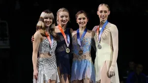 Чемпионка мира по фигурке внезапно проиграла 26-летней сопернице первенство США. Все из-за смены прически?