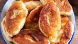 Готовлю пирожки с картошкой по бабушкиному рецепту из СССР: получается невероятно вкусно