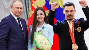 Путин наградил олимпийцев в Кремле: букет для Валиевой, экс-американцу Уайлду — медаль ордена. Фото