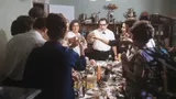 Какие алкогольные напитки пили в СССР на Новый год: несмотря на дефицит, на столе было все