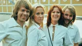 Оказывается, культовая новогодняя песня ABBA на самом деле очень мрачная: взгляните на перевод Happy New Year