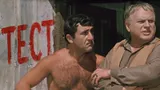 Тест по фильму «Бриллиантовая рука»: какой неочевидный кадр взят из знаменитой комедии?