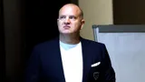 «В Америке с тобой никто не возится. У нас больше человечности». Интервью главного арбитра КХЛ