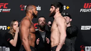 Анкалаев победил мужа россиянки Куницкой в главном бою UFC Vegas 50