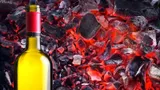 Использую для розжига мангала бутылку вина: шикарные угли за 5 минут — делюсь лайфхаком