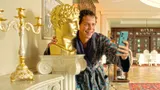 Посмотрела премьеру сериала ТНТ «Пожить как люди»: проходная комедия о горе-семье, захватившей особняк миллиардера