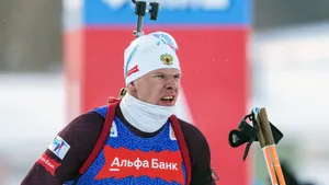 Свердловский биатлонист Бажин выиграл необычную гонку на чемпионате России. Ее бегают только раз в год