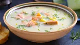 Готовлю бюджетный сливочный суп с красной рыбой: получается вкуснее, чем в ресторане