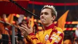 Батраков поаплодировал фанатам «Галатасарая» под «Калинку» после победы над «Фенербахче»