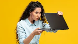 Оказывается, ноутбук нельзя закрывать сразу после работы: вот почему это опасно для техники