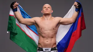 Боец, вернувший флаг России в UFC, получил соперника. Гуськов подерется с крепким американцем