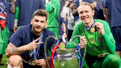 Матвей Сафонов, Хвича Кварацхелия