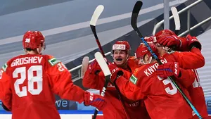 Чудовищная ошибка американского вратаря в матче с Россией. Он подарил нашим победный гол: видео