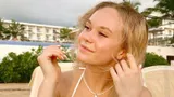«Запретная мечта». Русская гимнастка-чемпионка вынырнула из бассейна и изящно изогнулась