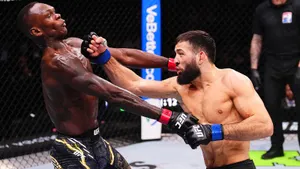 Дагестанец из Франции вырубил легенду UFC. Имавов может обойти Чимаева