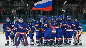За флаг России бились на матче США, хоккеисток из Швеции не пускали в туалет! Что творится в первые дни Олимпиады