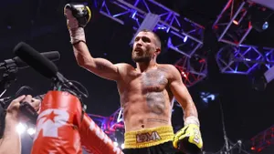 Украинский гений разорвал чемпиона из Африки. Ломаченко идет к своим поясам и величию