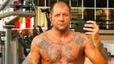 А. Емельяненко впервые показался на людях после поражения от Исмаилова. Говорит, «праздники закончились»