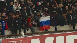 Флаг России вывесили на матче «ПСЖ» в Париже