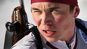 Звездный биатлонист — главный неудачник чемпионата России-2025: несколько раз упал и потерял палку