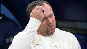Творил историю в России, отказал ЦСКА, а теперь позорится в Европе. Что происходит с экс-тренером «Динамо» Личкой
